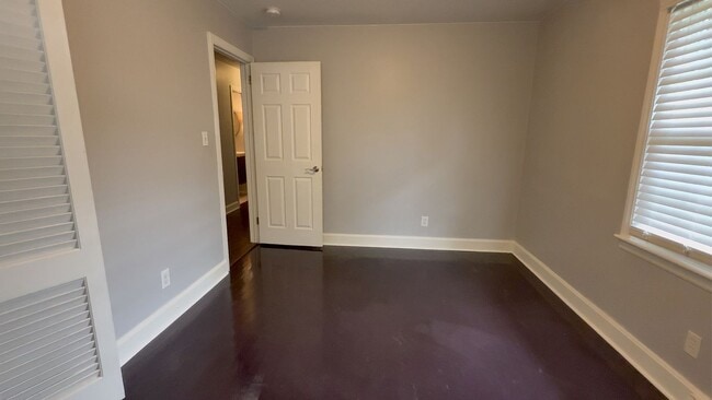 Building Photo - 1536 Emerywood Dr