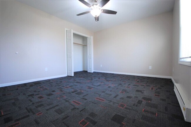 Building Photo - 105-107 South Plum