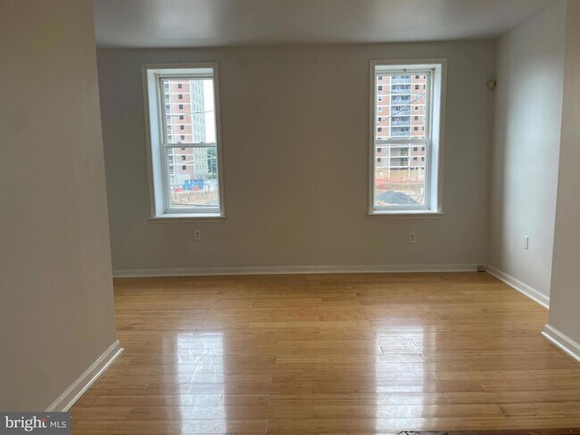 Building Photo - 2427 N 10th St