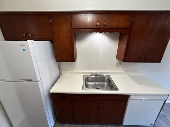 Building Photo - 3802 Iberis St NE