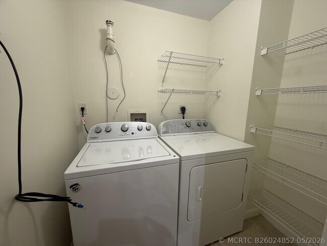 Building Photo - 5800 W Sample Rd