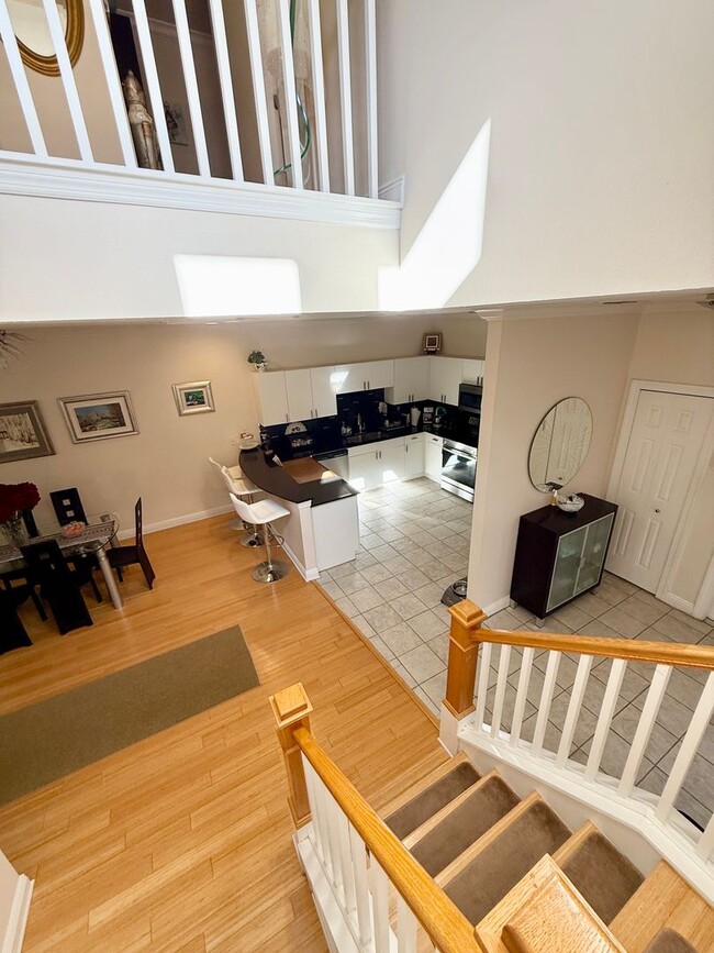 Building Photo - Carillon townhome in Gated Community