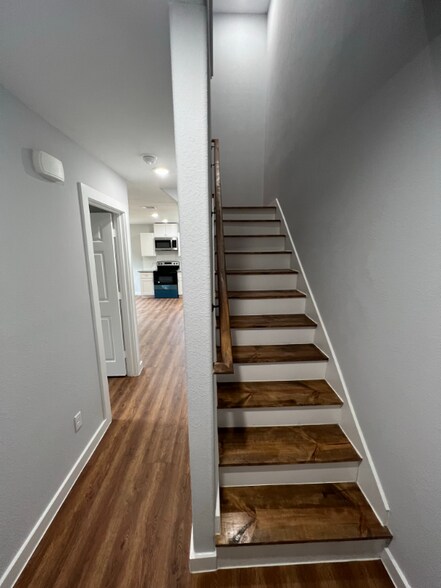 Building Photo - 6619 Bacher St