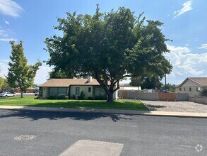 Building Photo - Newly Renovated 3 Bedroom, 2 Bathroom Home...