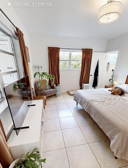 Building Photo - 281 NE 112th St