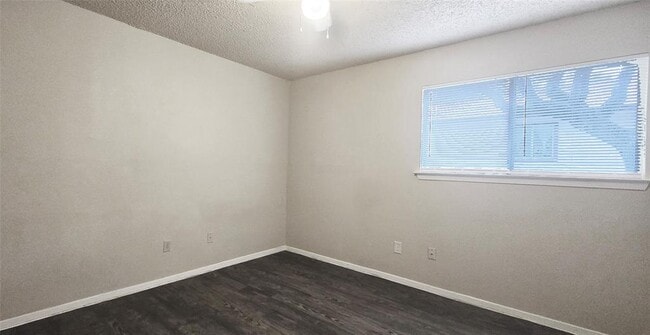 Building Photo - 11904 Hardwood Trail