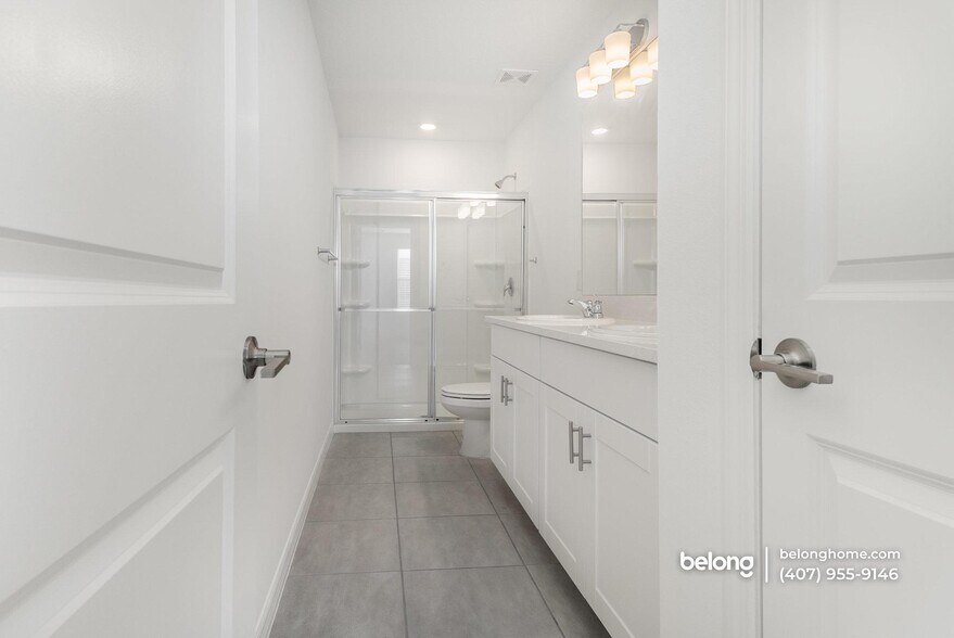 Building Photo - 2037 Viewfinder St