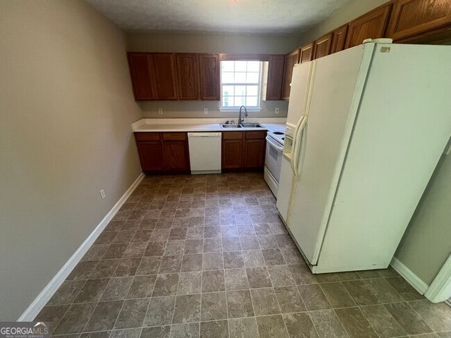 Building Photo - 194 Bay Ct Dr