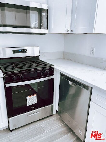 Building Photo - 2450 W 60th St