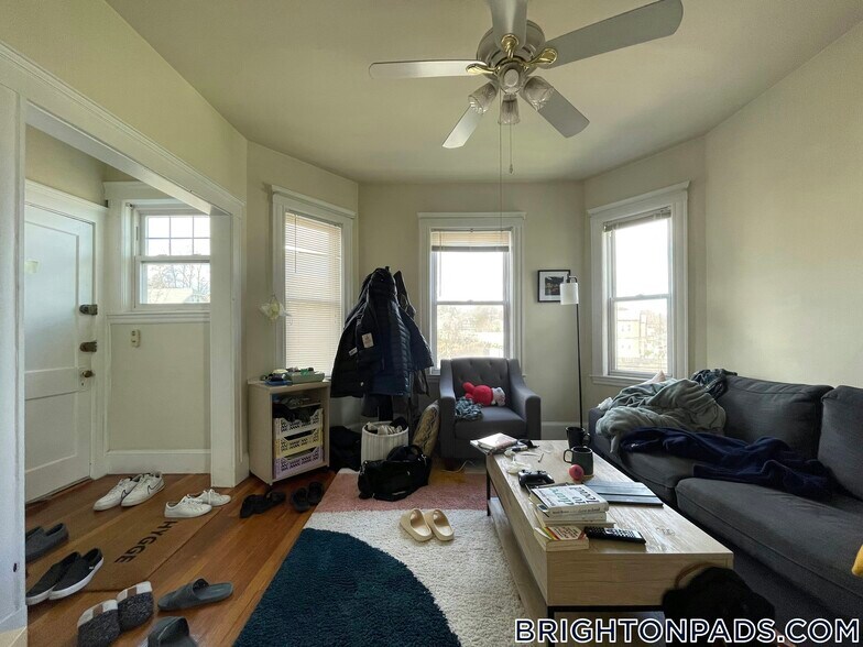 Building Photo - 40 Tremont St