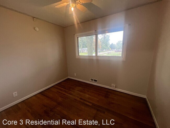 Building Photo - 3 br, 1.5 bath House - 1600 Pope