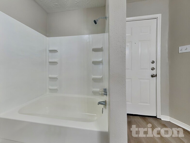 Building Photo - 15243 Bedford Glen Dr