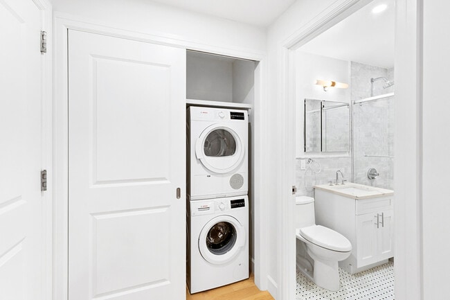 Interior Photo - The Buchanan