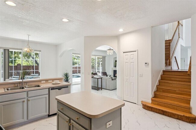 Building Photo - 2205 Wintermere Pointe Dr