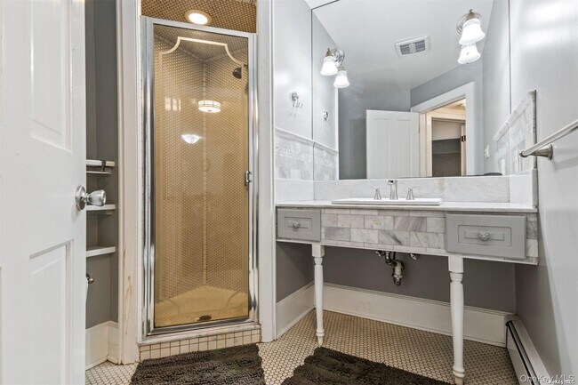 Building Photo - 245 Main St