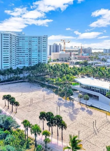 Building Photo - 7135 Collins Ave