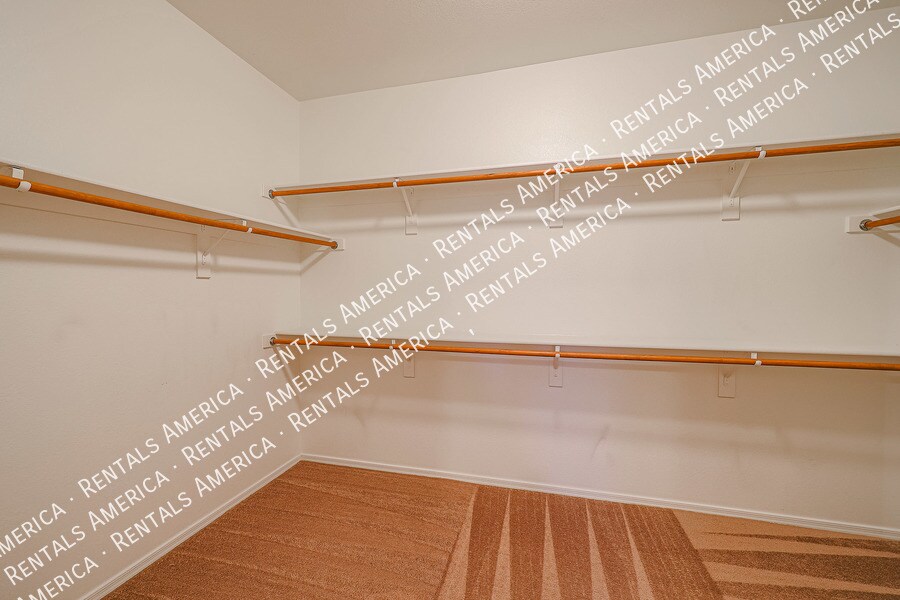 Building Photo - 16021 W Custer Ln