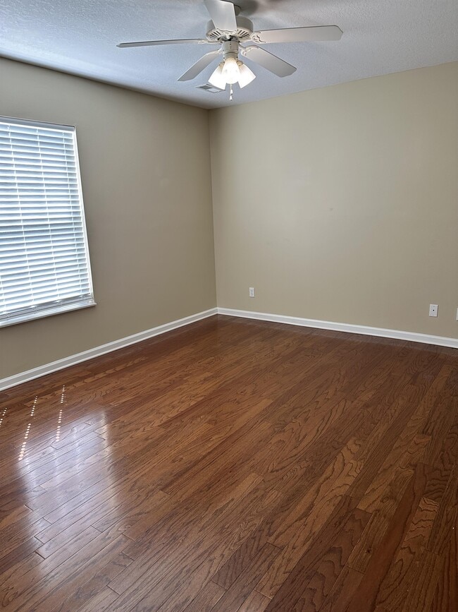 Building Photo - 1114 Mercer Dr