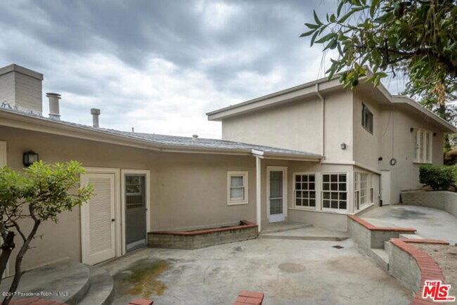 Building Photo - 5249 Escalante Dr