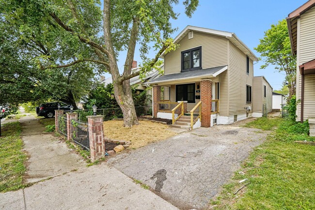 Building Photo - 718 Hanford St