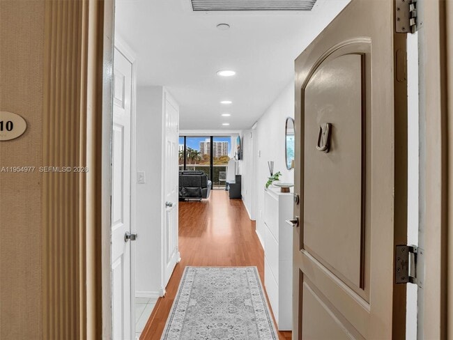 Building Photo - 3675 N Country Club Dr