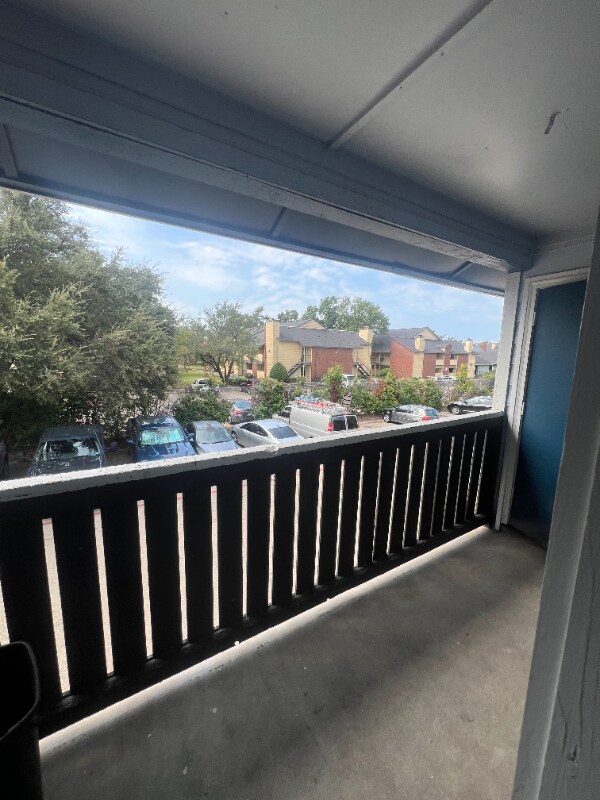 Building Photo - 4420 Saturn Rd