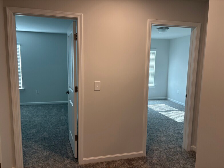 Building Photo - 124 Abbots Mill Dr