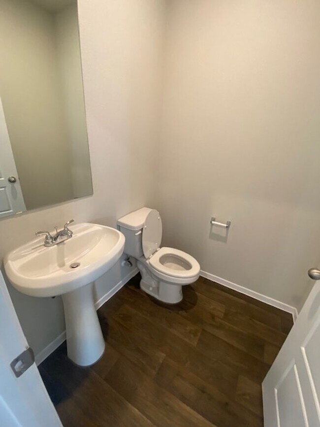 Building Photo - Brand New 4 Bed 2.5 Bath House with Large ...