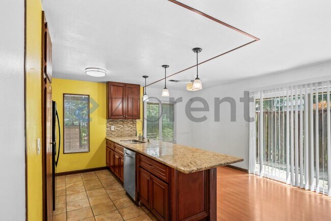 Building Photo - 2095 Olivera Rd