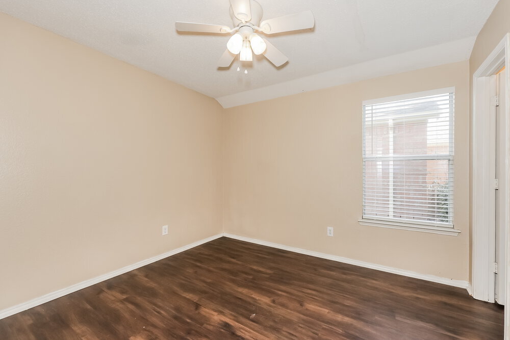 Building Photo - 2021 Wildwood Dr