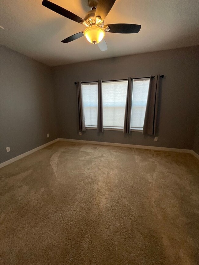 Building Photo - Sophisticated and Spacious 3BR-3.5 Bath To...