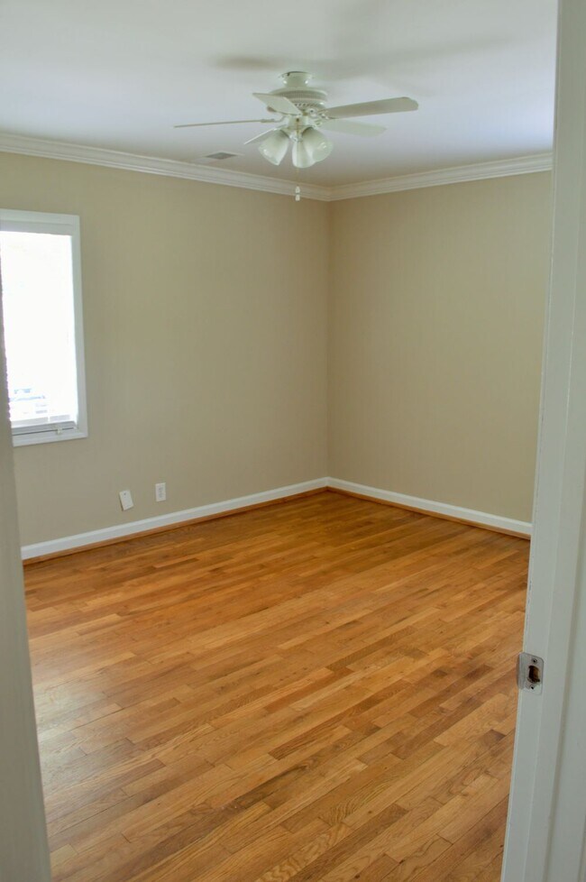 Building Photo - 2912 Central Ave