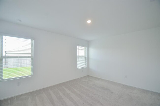 Building Photo - 4127 Saltillo Lakes Dr