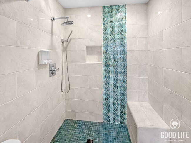 Building Photo - Beautiful 4Bd/2.5Ba Spacious Home in Mission Viejo w/Large Front & Back Yard!