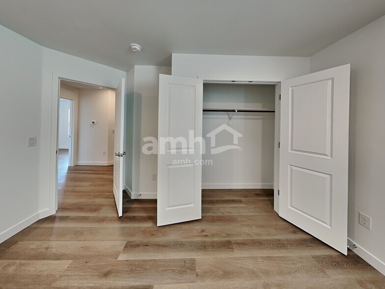 Building Photo - 7417 S Paseo Monte de Oro