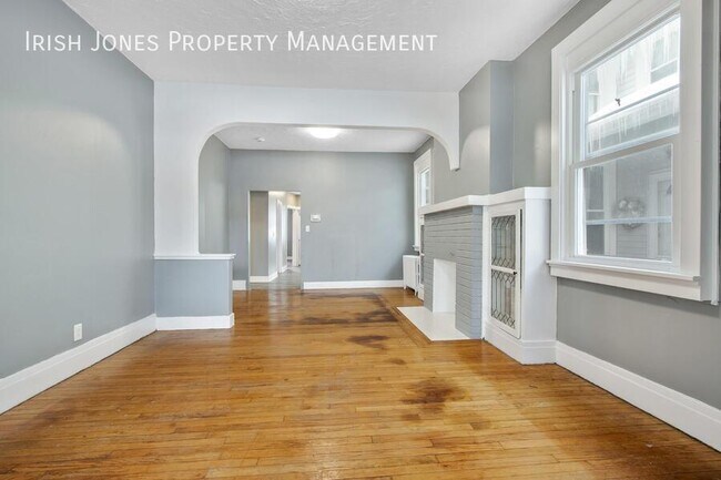 Building Photo - 190 Whitney Pl