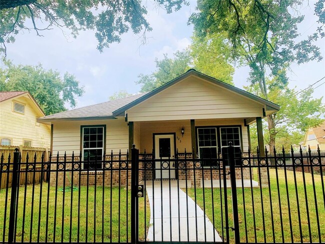 Primary Photo - 523 N Gaillard St