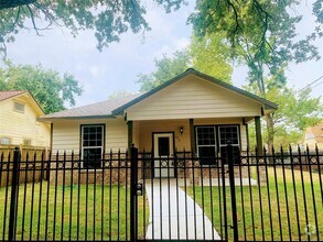 Building Photo - 523 N Gaillard St