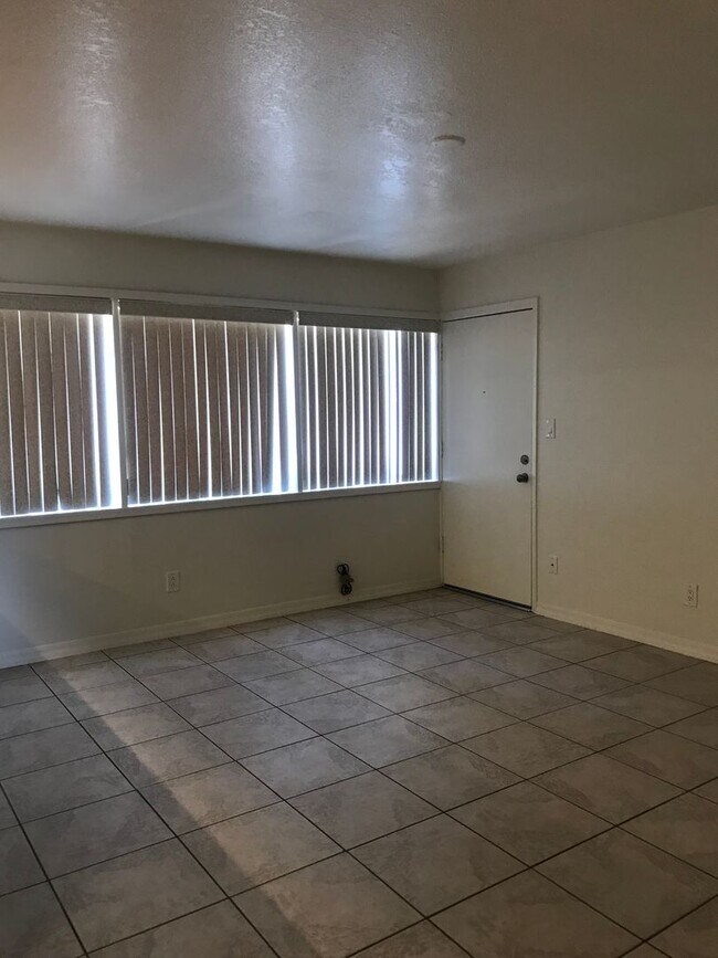 Building Photo - 1808 N 32nd St