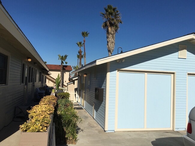 Building Photo - $2,095 / 1br - 400 sqft - 1 Bed 1 Bath Cot...