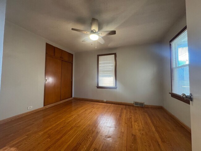 Building Photo - Recently Renovated 3-Bedroom Home in South...