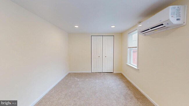 Building Photo - 824 Kintner Rd