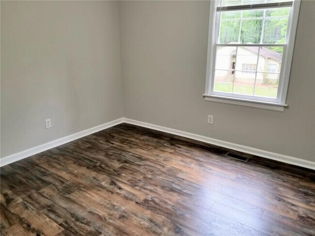 Building Photo - 4006 Evelyn Dr