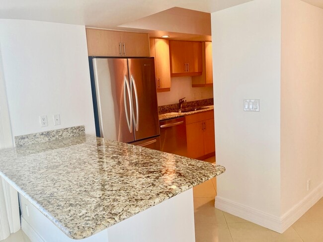 Building Photo - 3000 N Ocean Dr