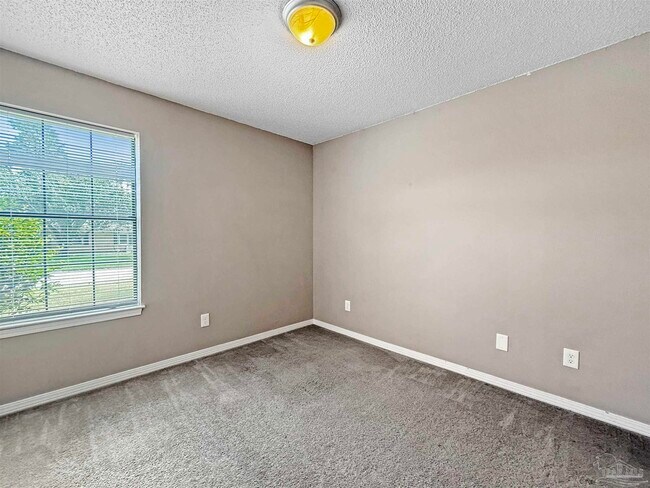 Building Photo - 7524 Sandy Creek Dr