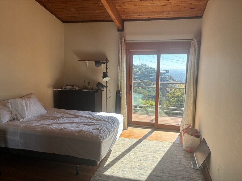 Building Photo - 365 Panoramic Way