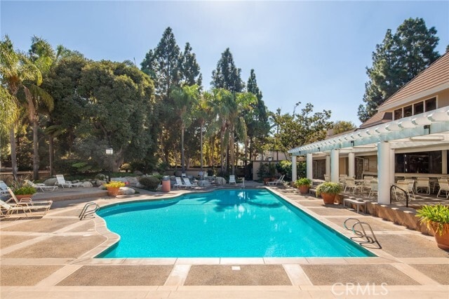 Building Photo - 2615 Plaza del Amo