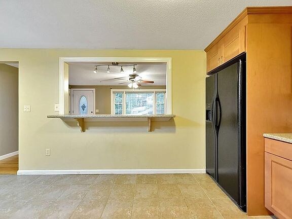 Building Photo - 7 Linden Dr