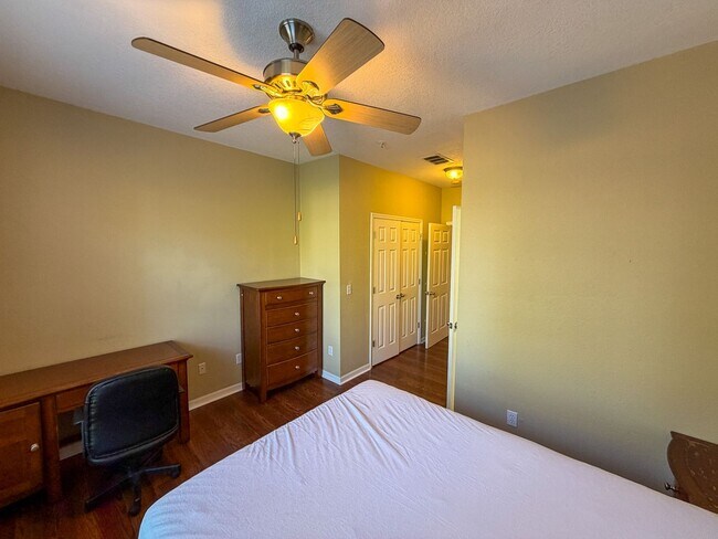 Building Photo - Campus View North #203