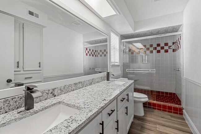 Building Photo - 2404 Kentfield Ln